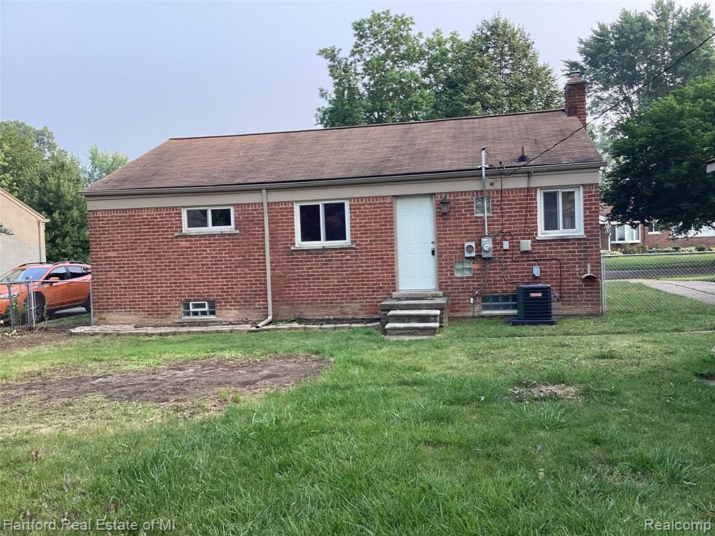 31568 Marblehead Road Farmington, MI 48336 - Photo 2 of 22