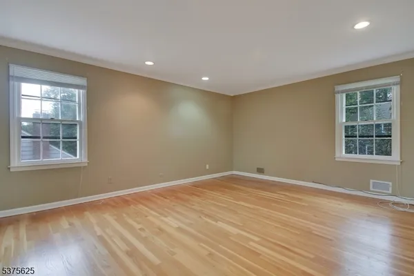 $5,300 | 70 Center Avenue, Morristown, NJ 07960