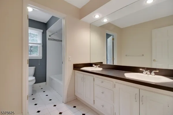 $5,300 | 70 Center Avenue, Morristown, NJ 07960