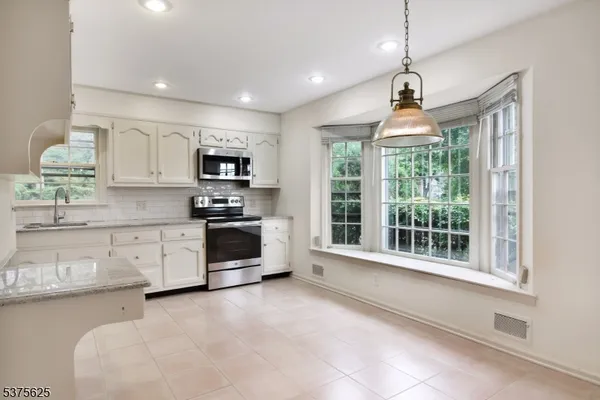 $5,300 | 70 Center Avenue, Morristown, NJ 07960