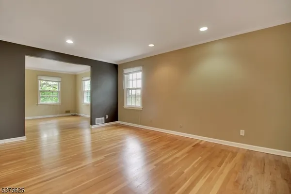 $5,300 | 70 Center Avenue, Morristown, NJ 07960