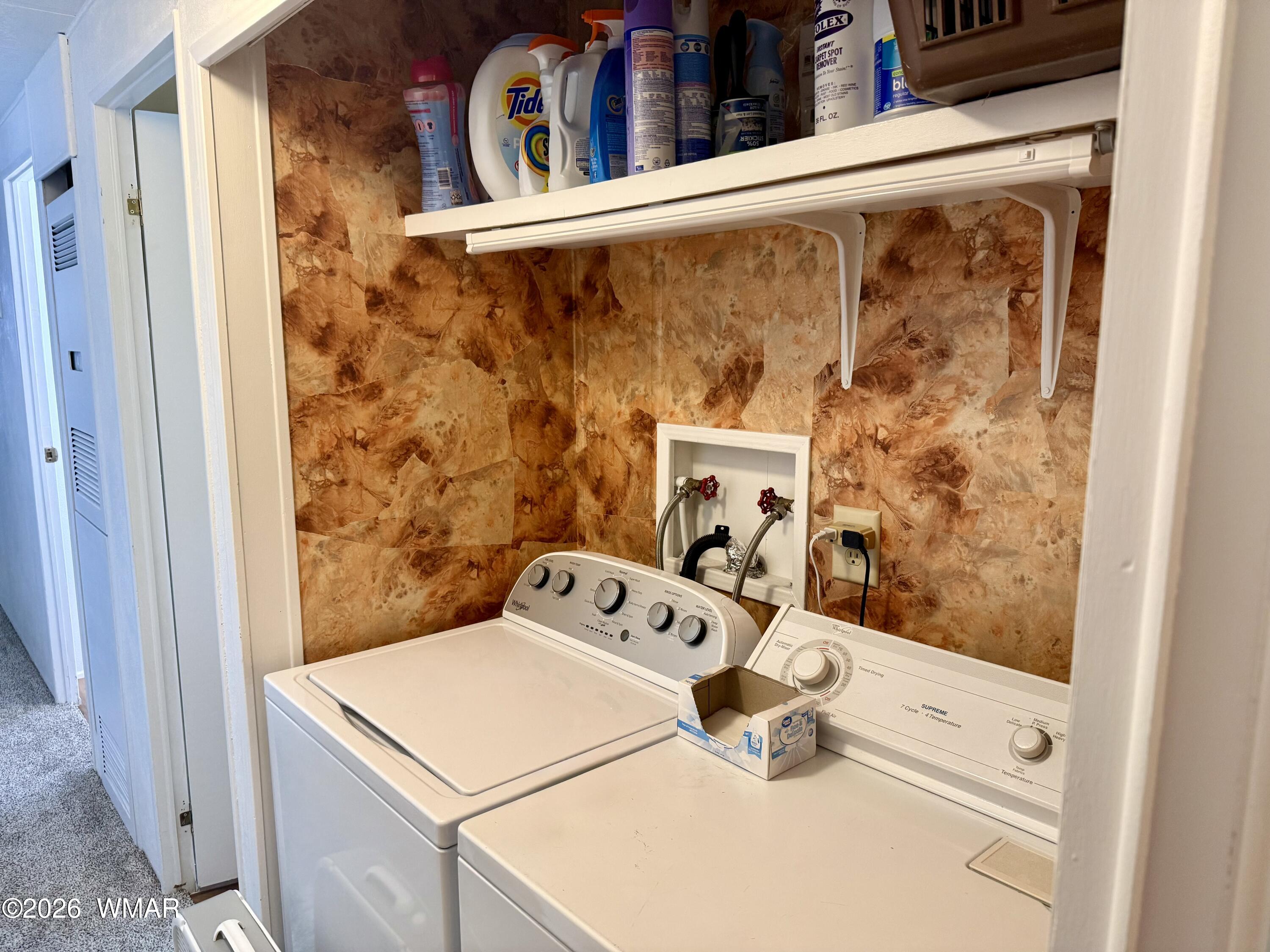 727 South Butler Street Eagar, AZ 85925 - Photo 26 of 32 a utility room with a window