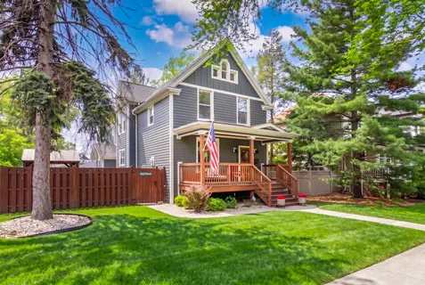 $1,195,000 | 6826 North Osceola Avenue, Chicago, IL 60631