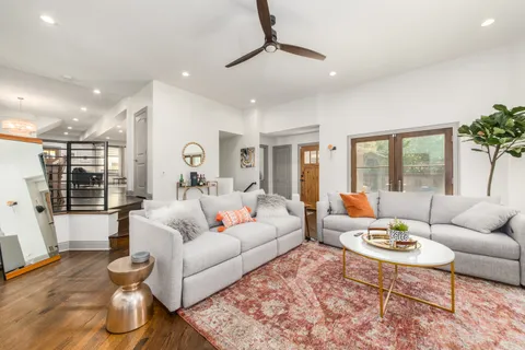 $1,195,000 | 6826 North Osceola Avenue, Chicago, IL 60631