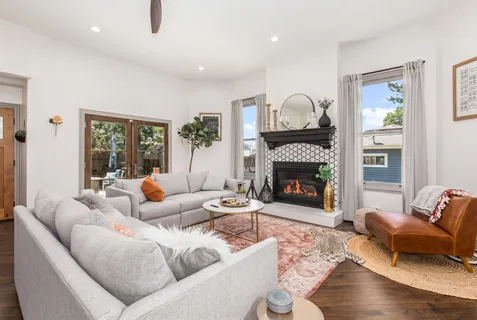 $1,195,000 | 6826 North Osceola Avenue, Chicago, IL 60631