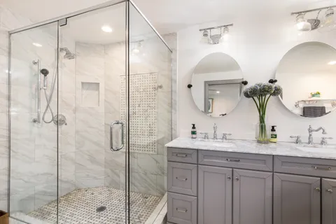 $1,195,000 | 6826 North Osceola Avenue, Chicago, IL 60631