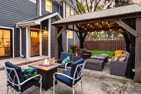 $1,195,000 | 6826 North Osceola Avenue, Chicago, IL 60631