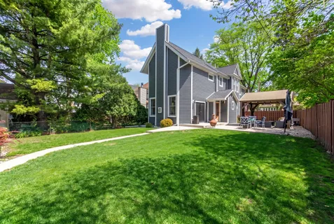 $1,195,000 | 6826 North Osceola Avenue, Chicago, IL 60631