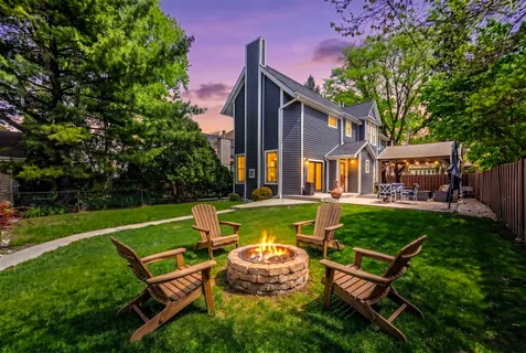 $1,195,000 | 6826 North Osceola Avenue, Chicago, IL 60631