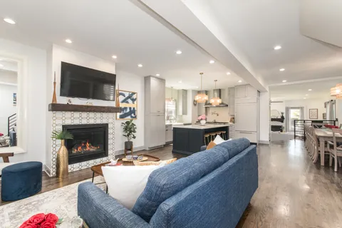 $1,195,000 | 6826 North Osceola Avenue, Chicago, IL 60631