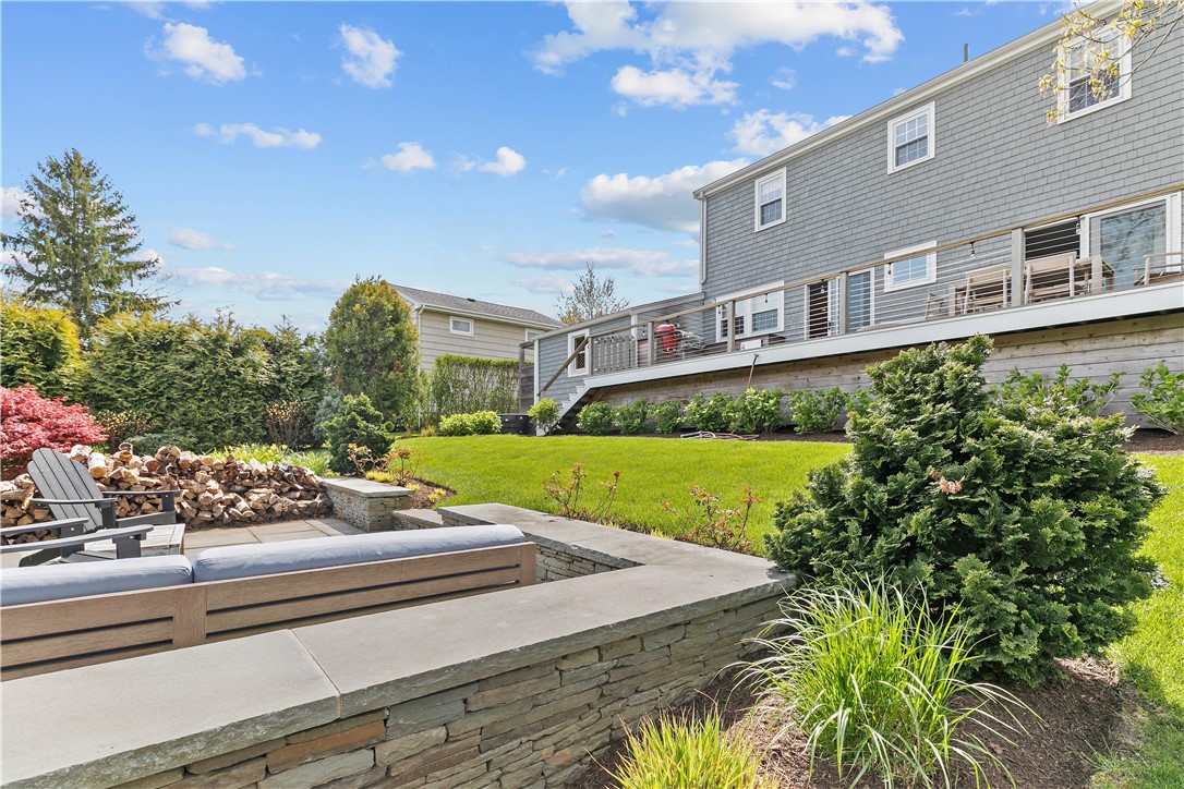 2 Bailey Terrace Middletown, RI 02842 - Photo 22 of 36