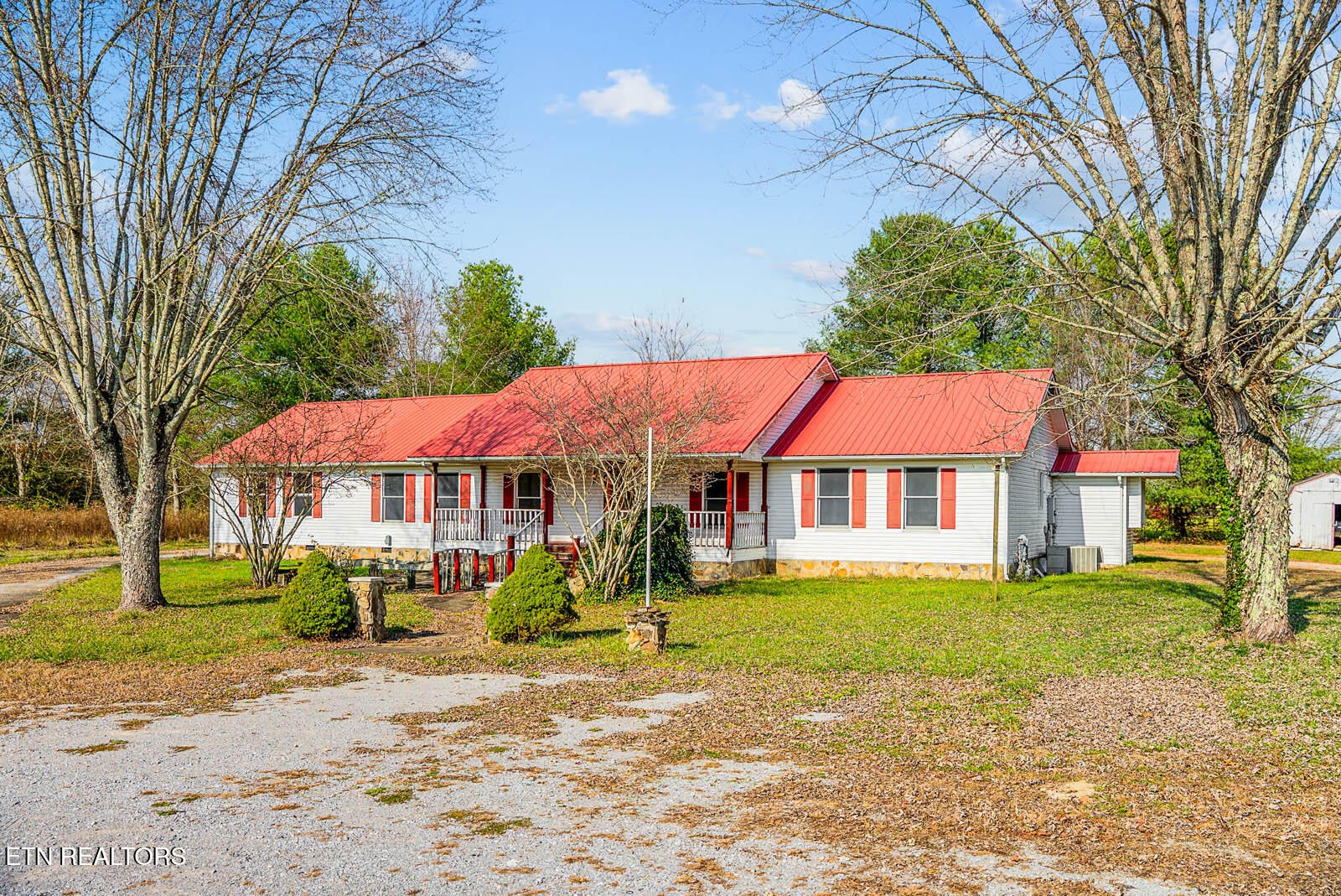 117 Bellview Road Pikeville, TN 37367 - Photo 2 of 43
