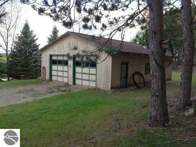 1220 West 16 Road Mesick, MI 49668 - Photo 21 of 28 1745510-20.JPG
