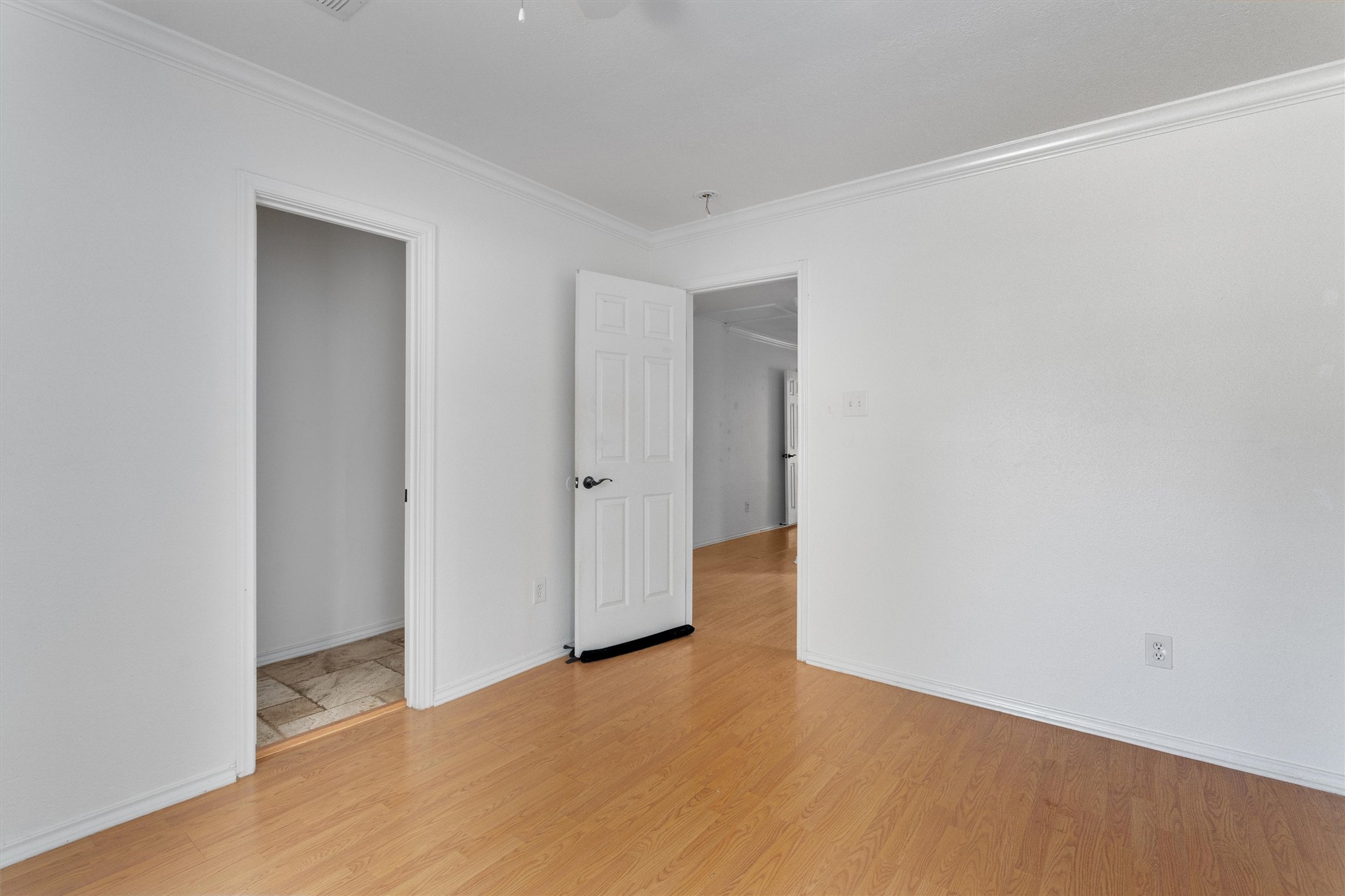 2710 East 3rd Street Austin, TX 78702 - Photo 14 of 28 a view of an empty room