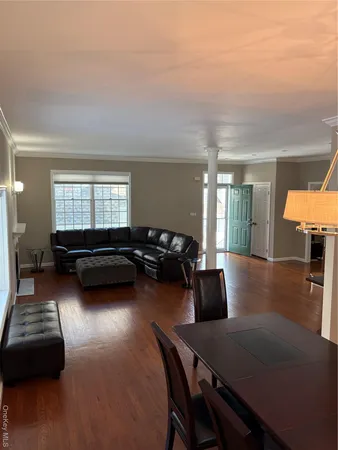 $999,000 | 18 Lakeside Drive, Valhalla, NY 10595
