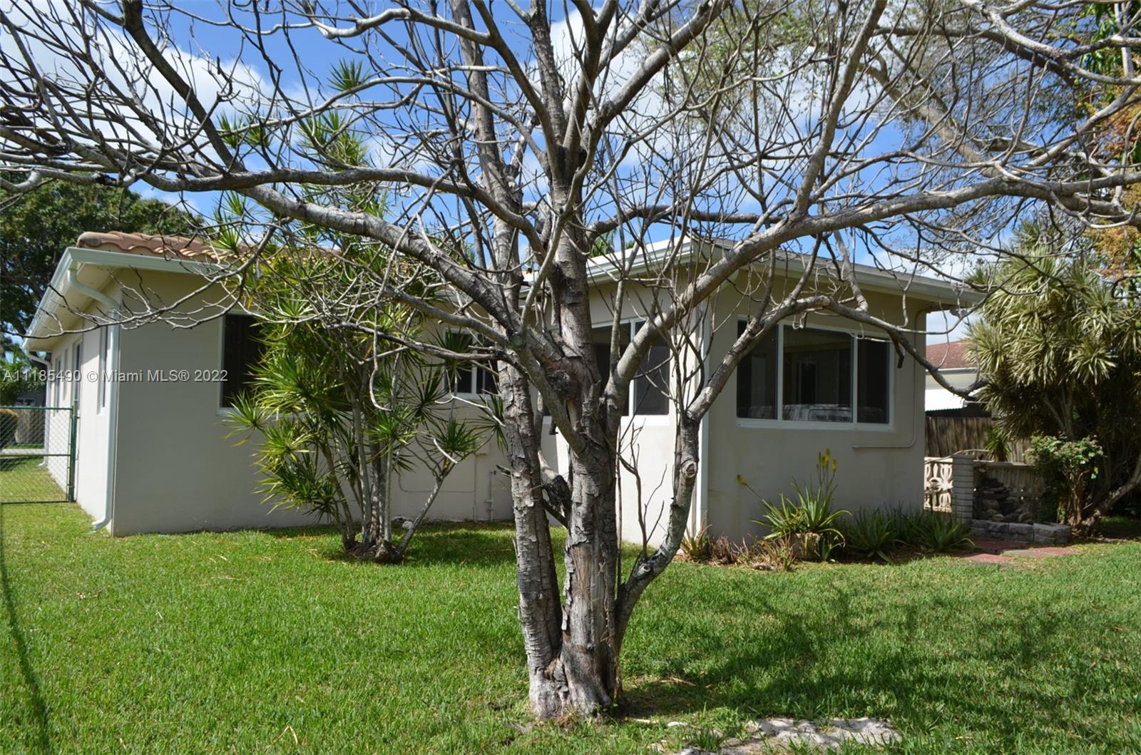1307 North 31st Road Hollywood, FL 33021 - Photo 14 of 19 Gallery Image 14