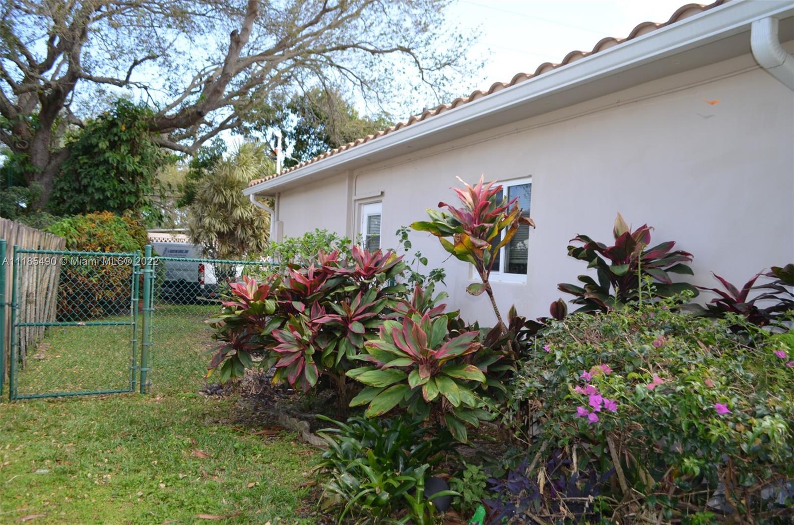 1307 North 31st Road Hollywood, FL 33021 - Photo 17 of 19 Gallery Image 17