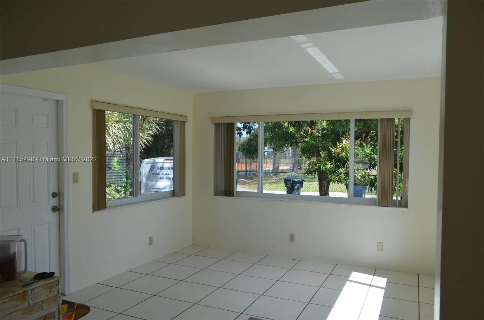 1307 North 31st Road Hollywood, FL 33021 - Photo 9 of 19 Gallery Image 9