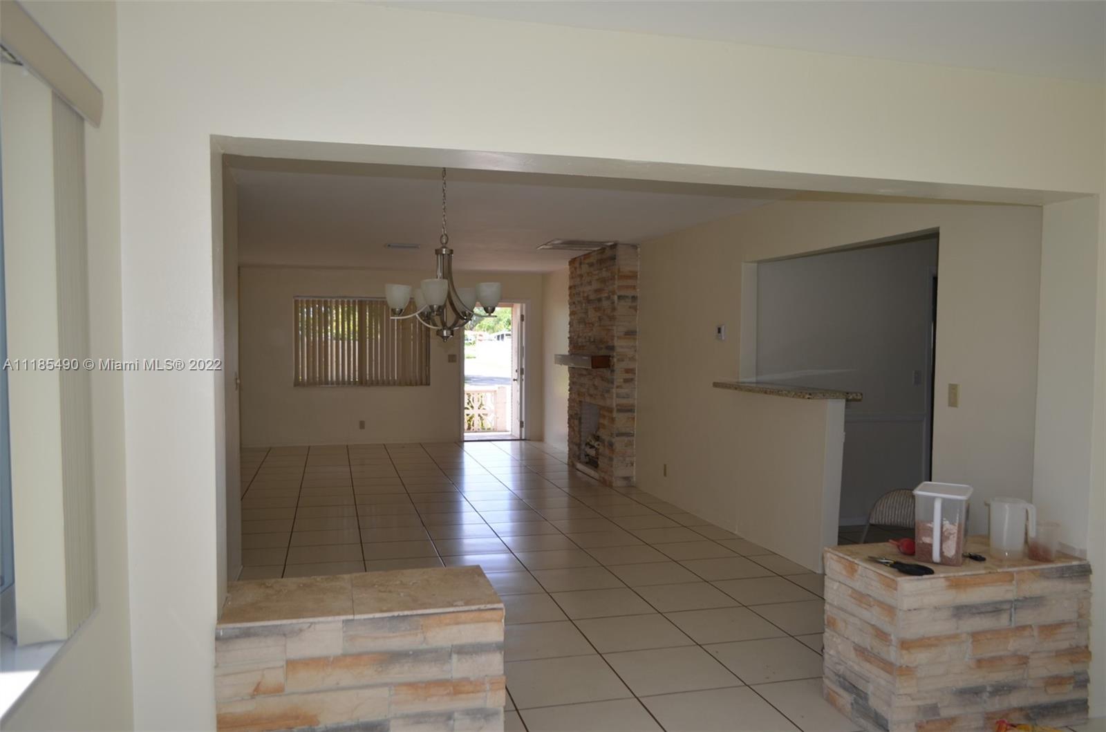 1307 North 31st Road Hollywood, FL 33021 - Photo 10 of 19 Gallery Image 10