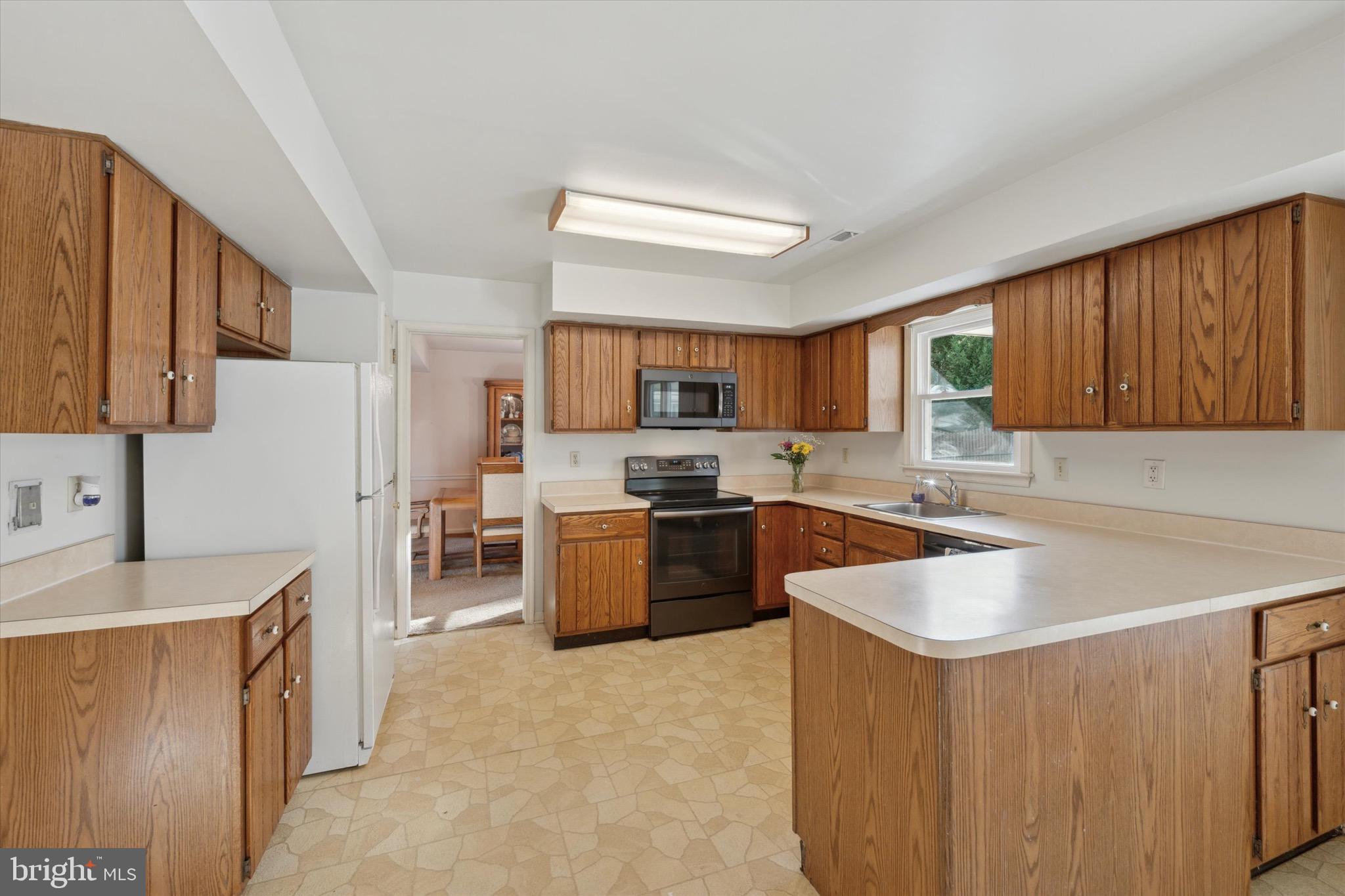 201 Winthrop Lane Wayne, PA 19087 - Photo 11 of 37