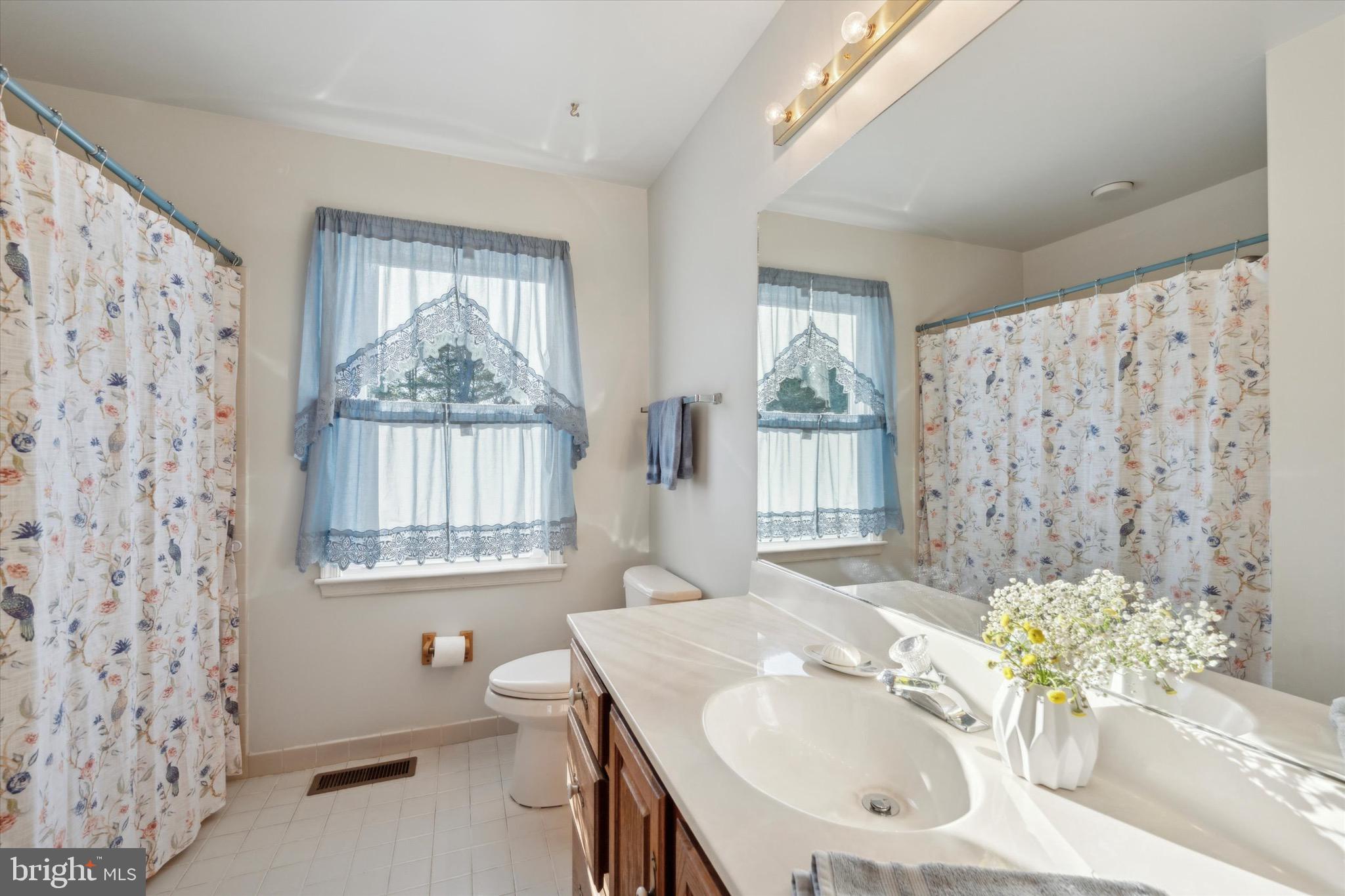 201 Winthrop Lane Wayne, PA 19087 - Photo 25 of 37