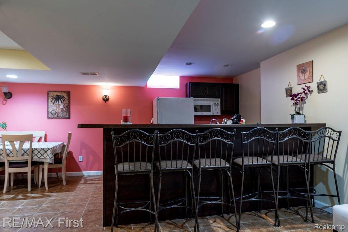 770 Grovecrest Rochester, MI 48307 - Photo 49 of 59 Grovecrest - 49.jpg