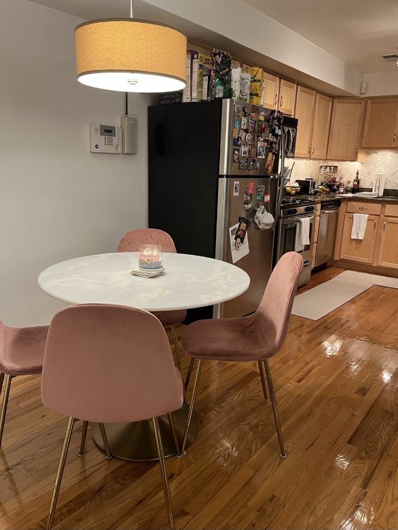 643 West Barry Avenue, Unit 1A Chicago, IL 60657 - Photo 12 of 21