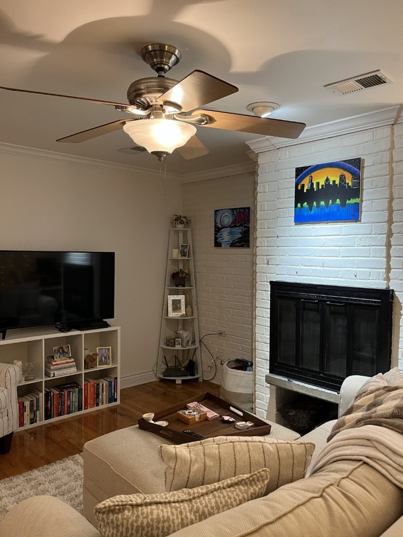 643 West Barry Avenue, Unit 1A Chicago, IL 60657 - Photo 13 of 21