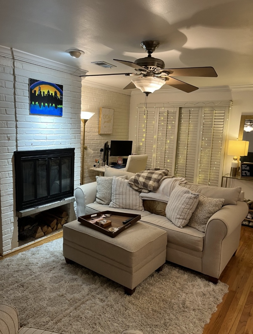 643 West Barry Avenue, Unit 1A Chicago, IL 60657 - Photo 2 of 21