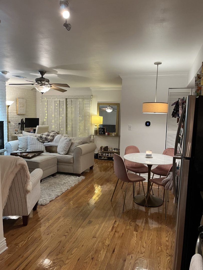 643 West Barry Avenue, Unit 1A Chicago, IL 60657 - Photo 8 of 21