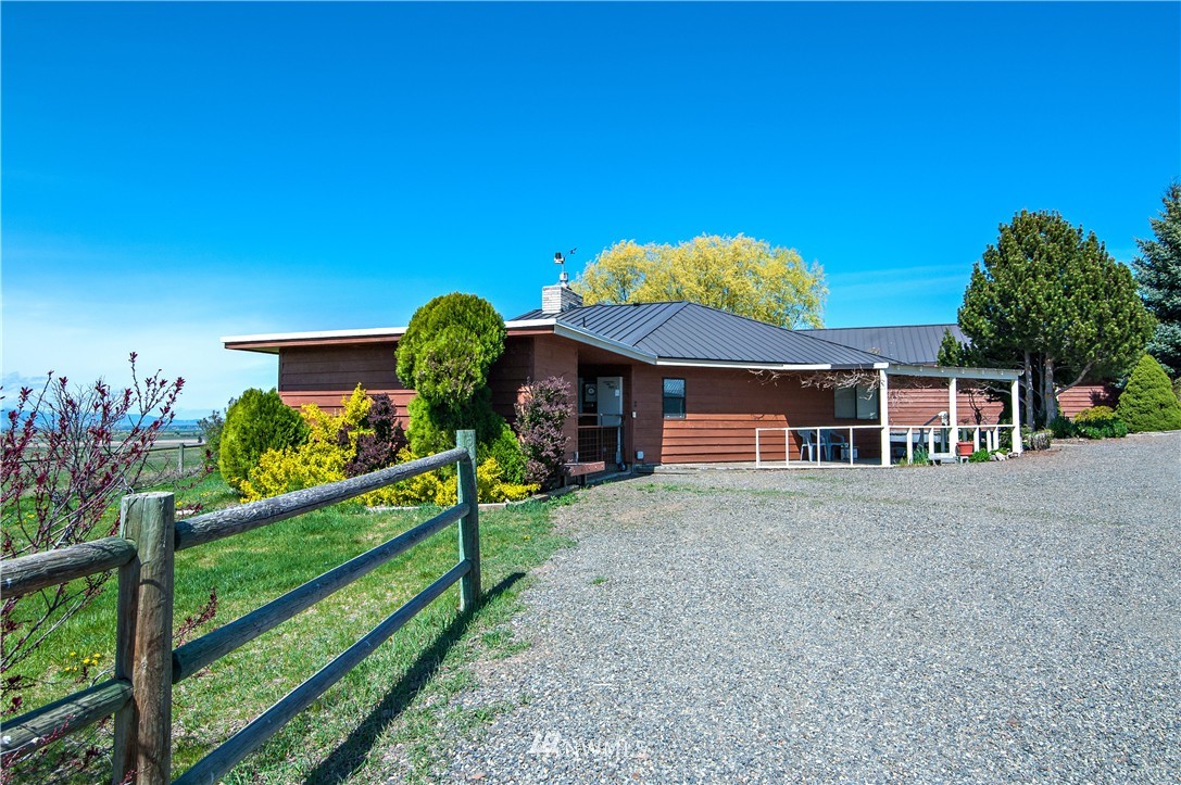 1671 Christensen Road Ellensburg, WA 98926 - Photo 1 of 25 Gallery Image 1