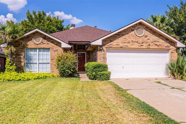 $349,900 | 3226 Wuthering Circle, Grand Prairie, TX 75052