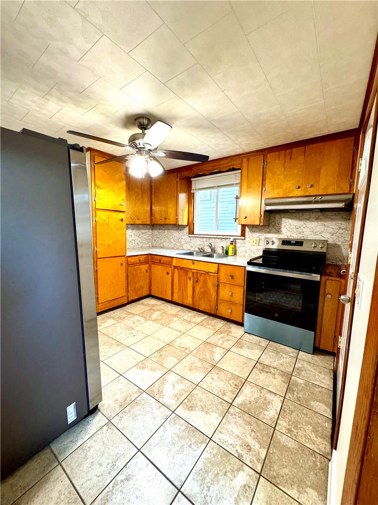 451 Lake View Park Rochester, NY 14613 - Photo 14 of 37