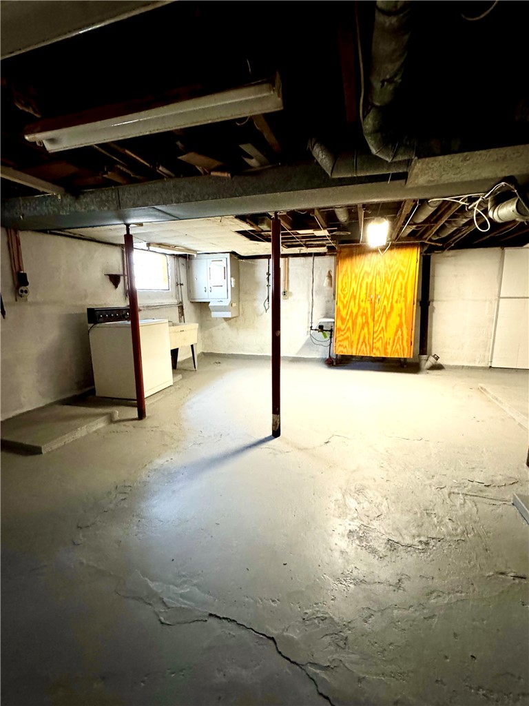 451 Lake View Park Rochester, NY 14613 - Photo 32 of 37