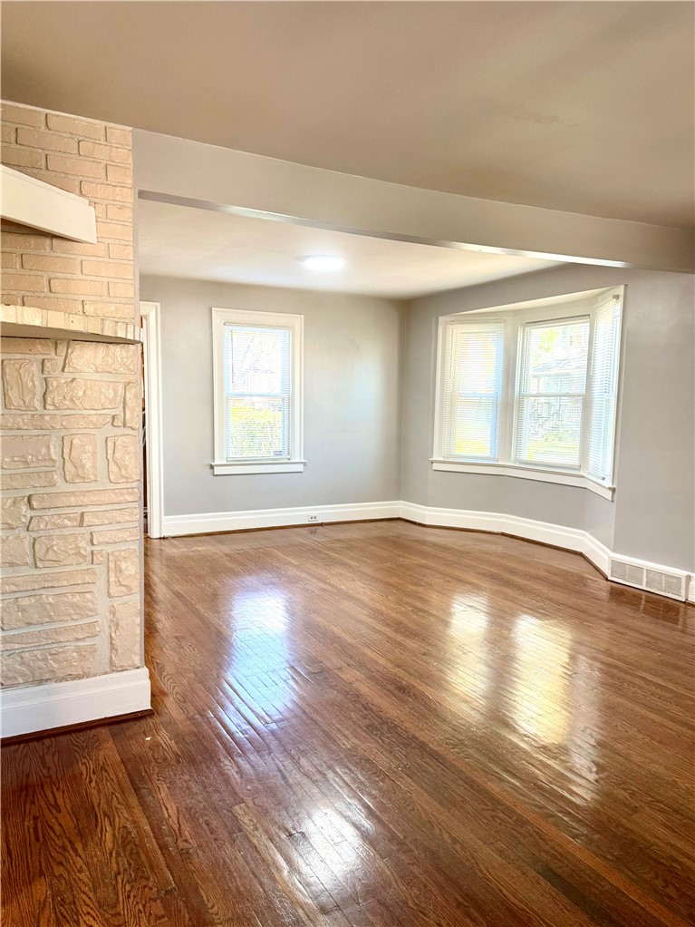 451 Lake View Park Rochester, NY 14613 - Photo 10 of 37