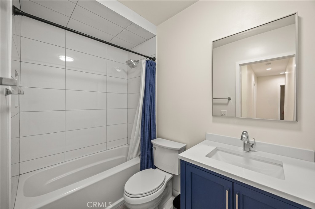 435 East Chuckwalla Road Palm Springs, CA 92262 - Photo 24 of 24 a bathroom with a sink a toilet and shower