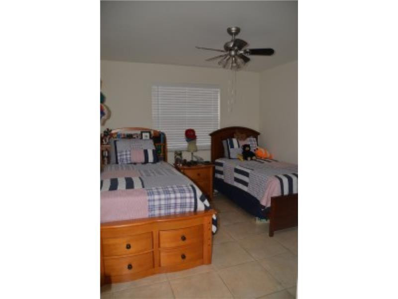 7935 Southwest 119th Road Miami, FL 33183 - Photo 11 of 12 View.