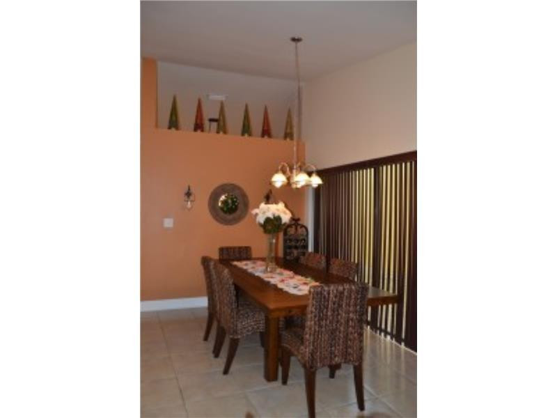 7935 Southwest 119th Road Miami, FL 33183 - Photo 6 of 12 View.