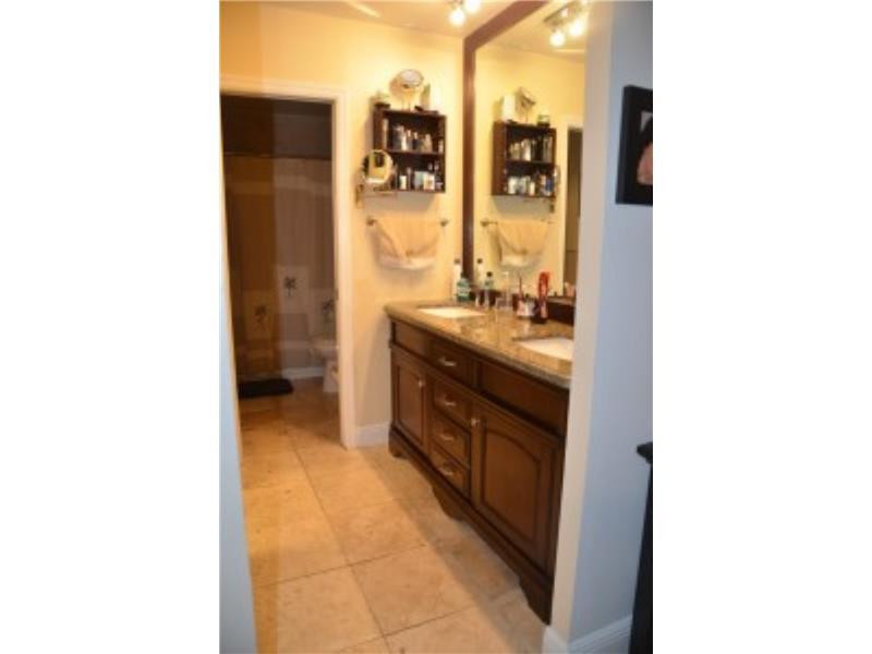 7935 Southwest 119th Road Miami, FL 33183 - Photo 8 of 12 View.