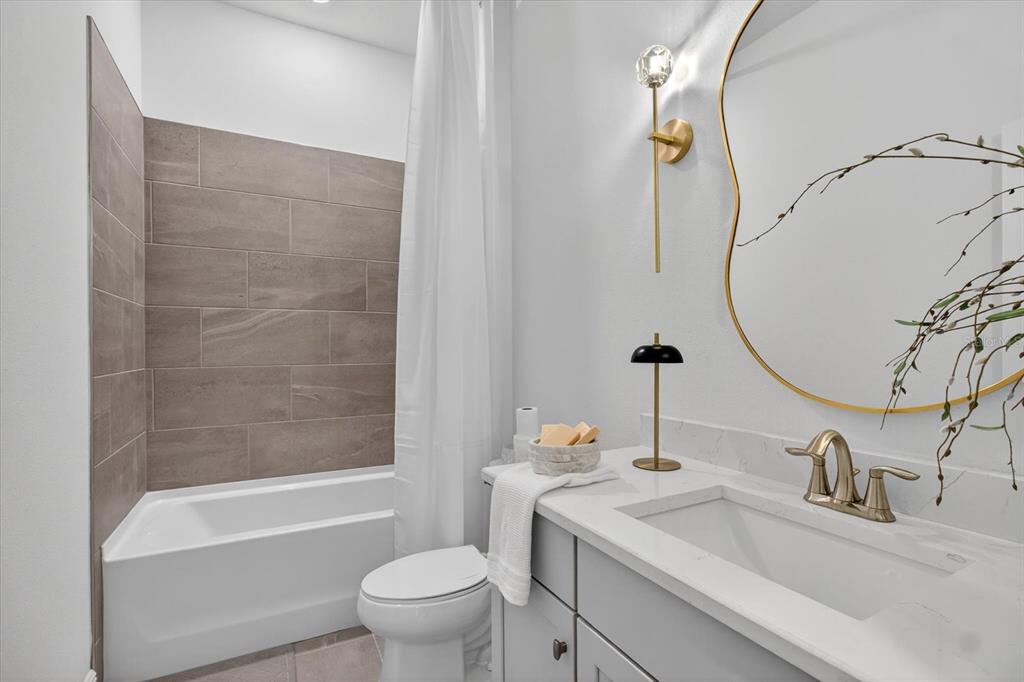 1237 Kelsa Anne Dr Spring Hill Spring Hill, FL 34609 - Photo 52 of 94 a bathroom with a sink and a mirror