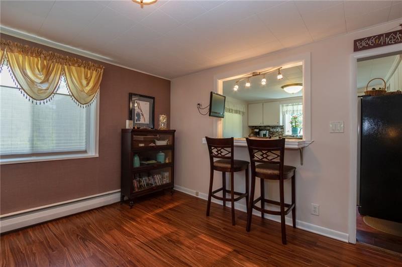 358 Holt Road Aliquippa, PA 15001 - Photo 7 of 20 Dining room