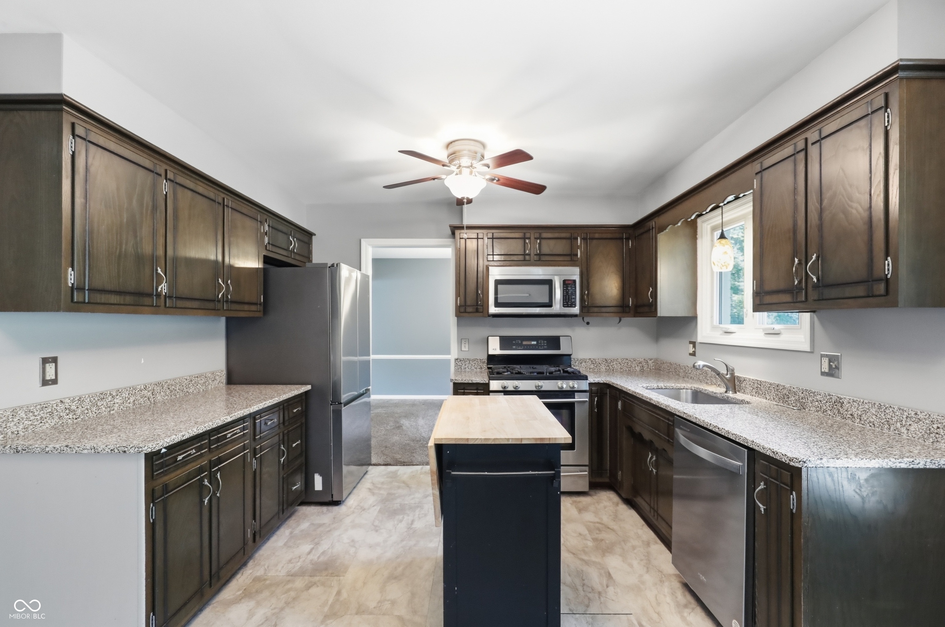 1040 Ridge Court Carmel, IN 46033 - Photo 13 of 65