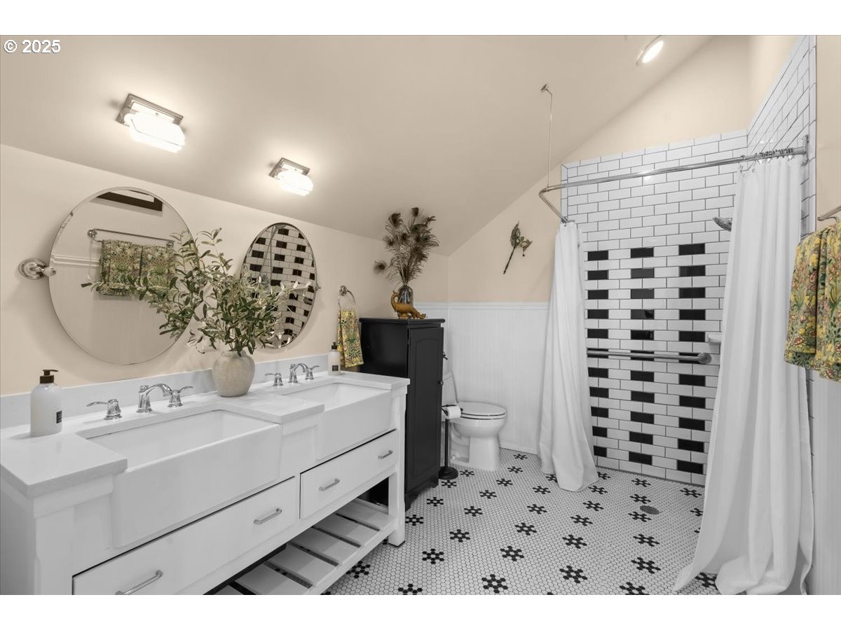 1938 16th Avenue Forest Grove, OR 97116 - Photo 33 of 48 Bathroom