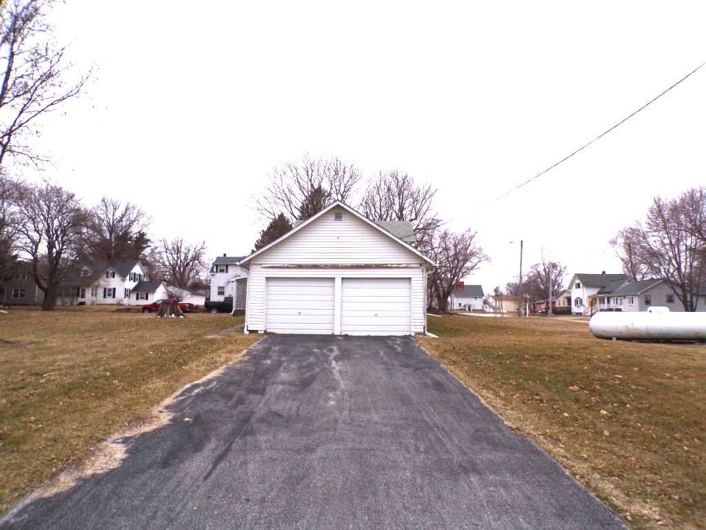439 Maple Street Bennett, IA 52721 - Photo 6 of 29 Gallery Image 6