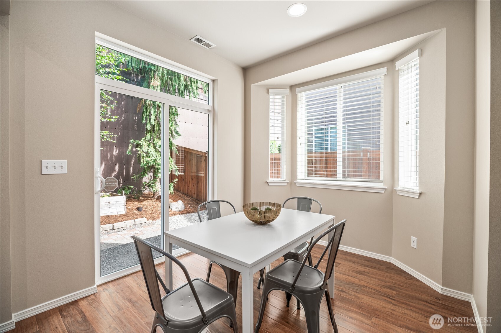 22819 41st Avenue Southeast Bothell, WA 98021 - Photo 11 of 36