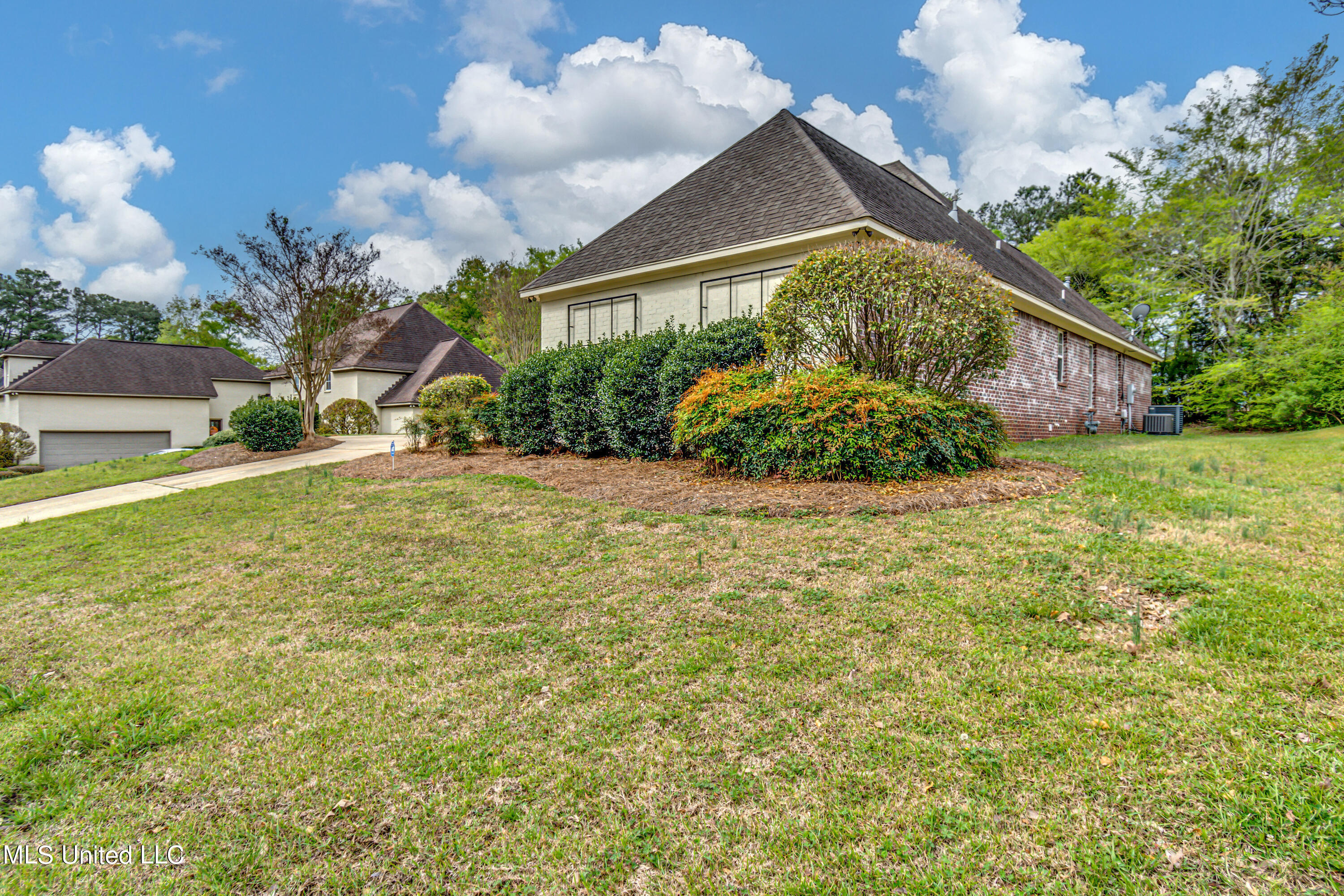 321 Kingsbridge Rd--68