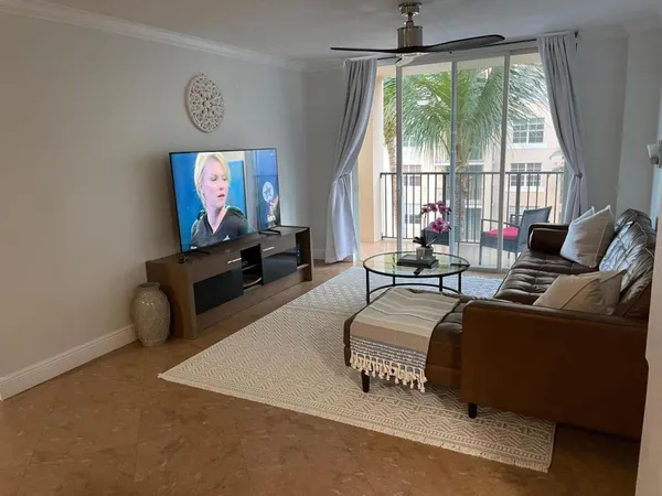 $3,000 | 1801 North Flagler Drive, Unit 433, West Palm Beach, FL 33407