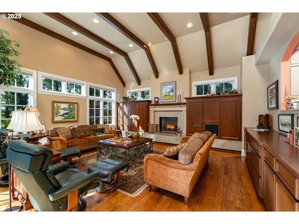 $2,300,000 | 9009 Southeast Eola Hills Road, Amity, OR 97101