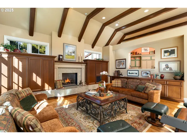 $2,750,000 | 9009 Southeast Eola Hills Road, Amity, OR 97101