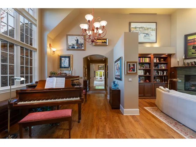 $2,550,000 | 9009 Southeast Eola Hills Road, Amity, OR 97101